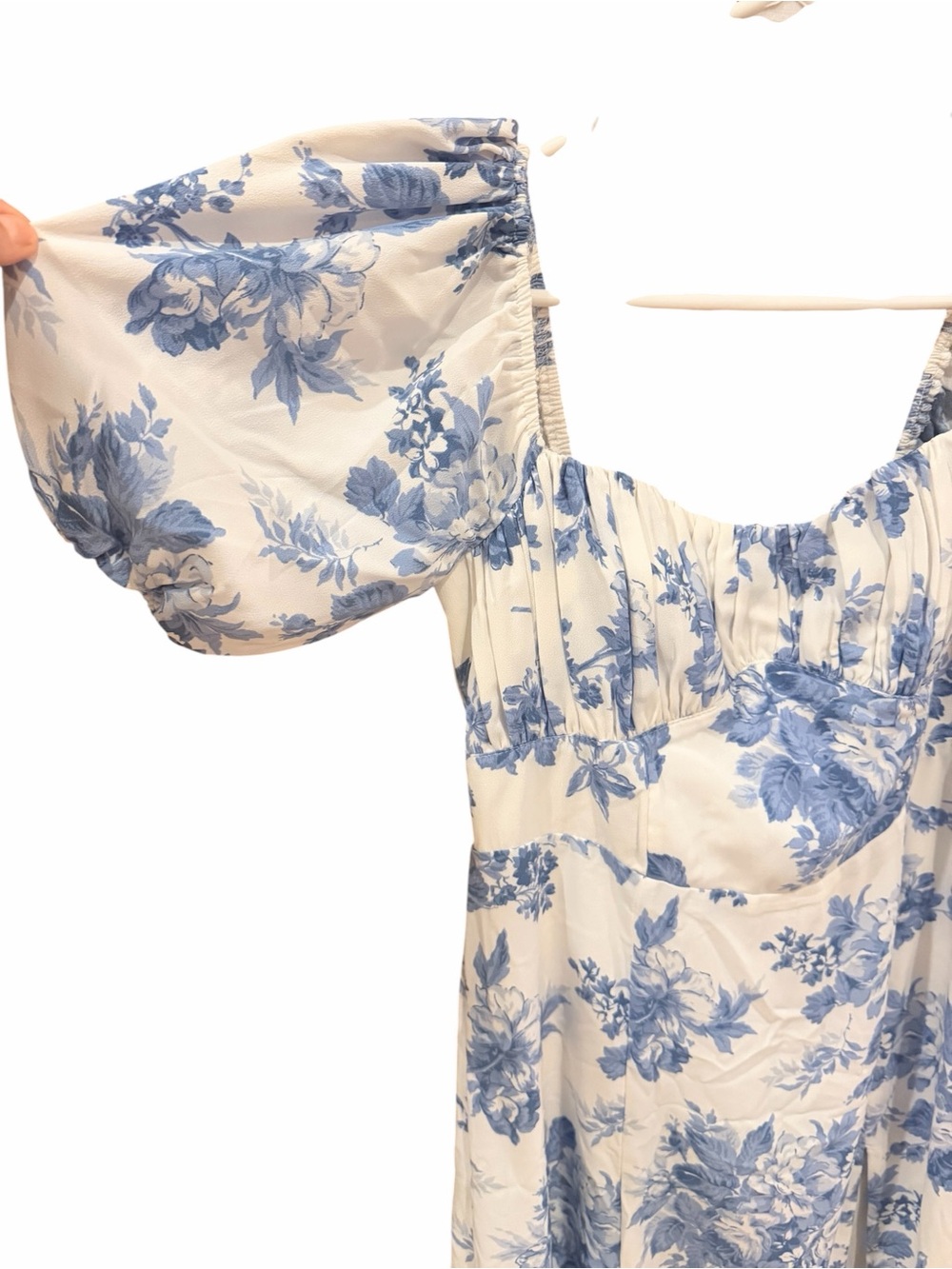 ABERCROMBIE & FITCH Blue and White Floral Puff-Sleeve Midi Dress NWOT 💙🤍🩵 - Picture 8 of 10
